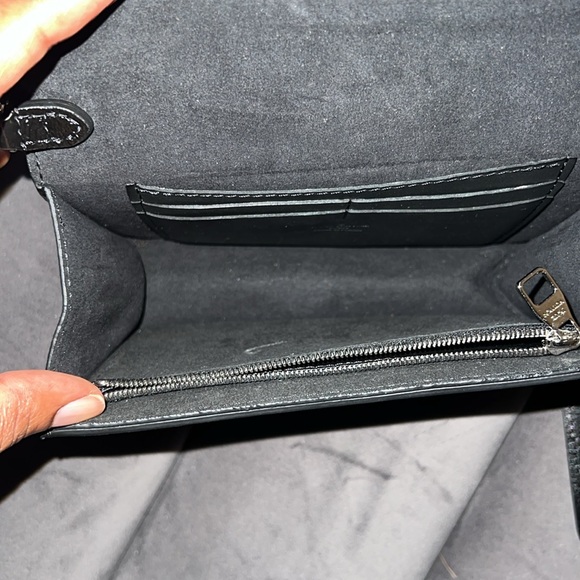 LOUIS VUITTON Reverse Giant Monogram Dauphine Bumbag Clutch - Picture 6 of 7